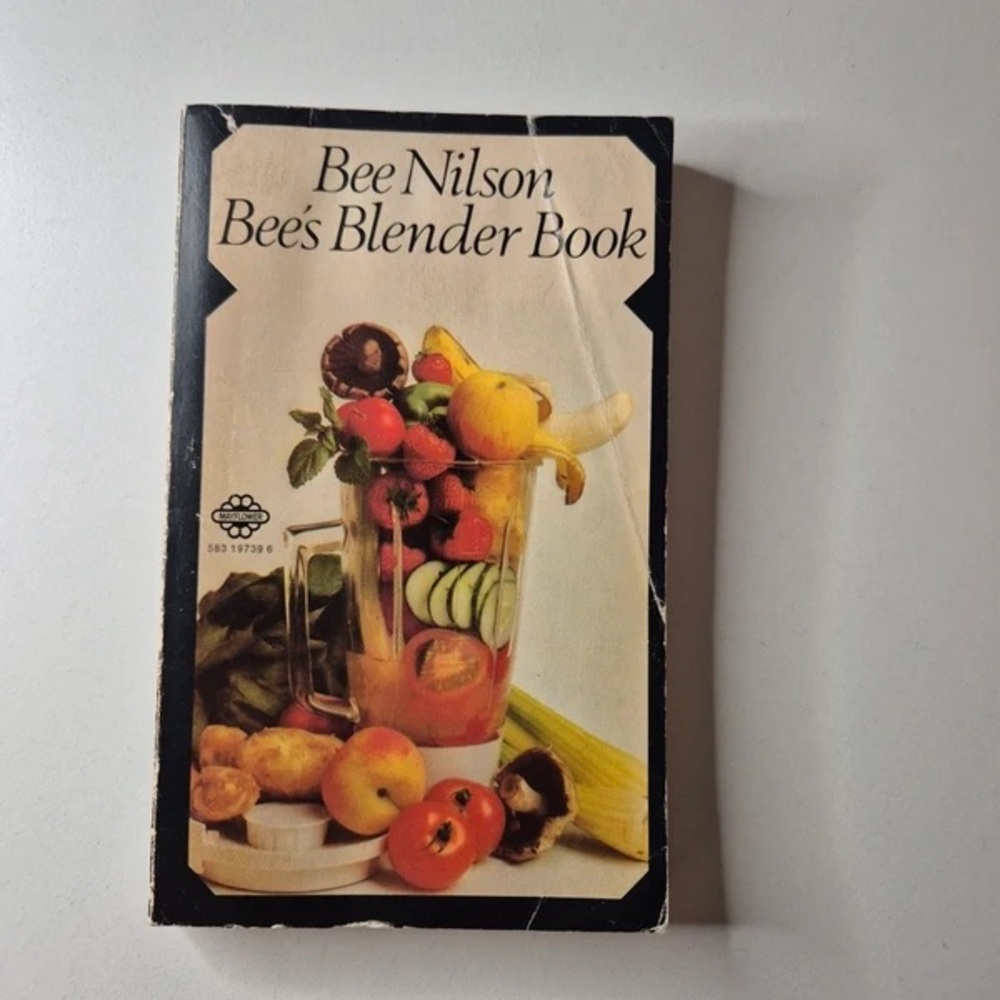 Bee's Blender Book — Black and Cream Cookbook